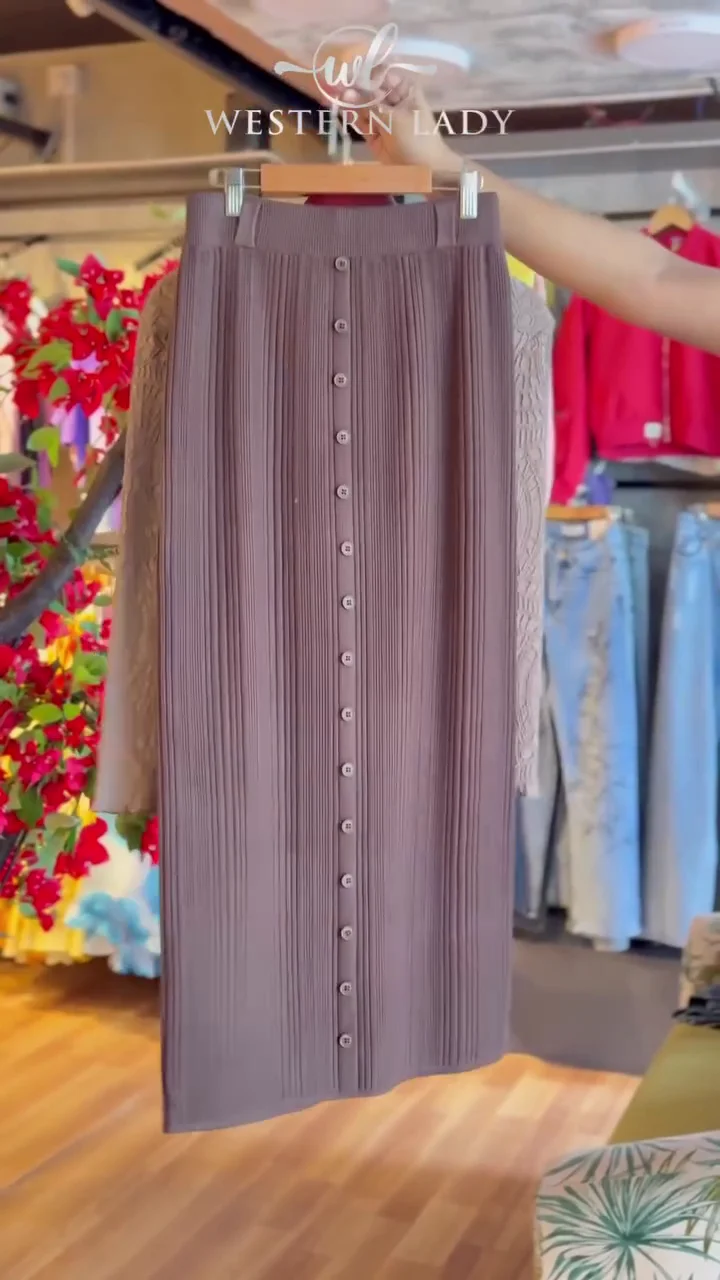 sandstone embossed top & taupe pleated culottes