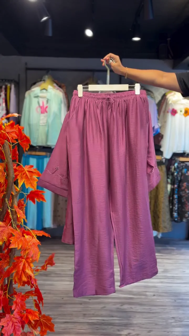 embroidered mauve co ord with v neck detai